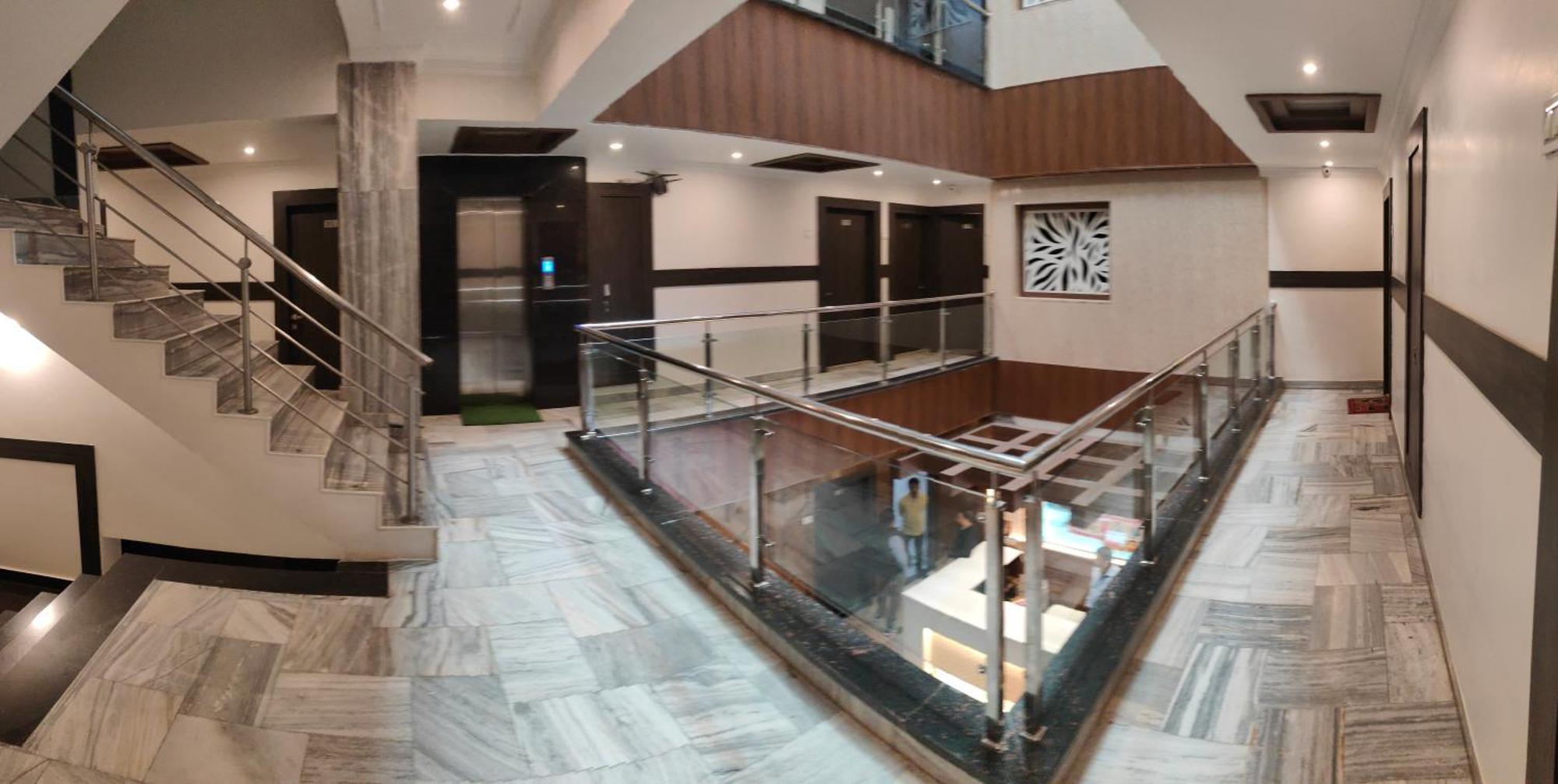 Hotel Krishna Katra  Bagian luar foto